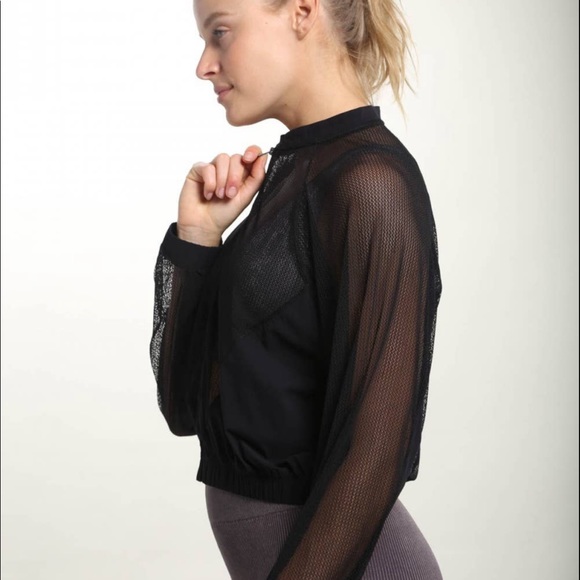 Mono B Mesh Cropped Zip-Up Jacket Size Large - Picture 3 of 4